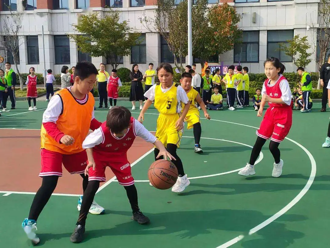 篮球四年级小学生训练趣味性